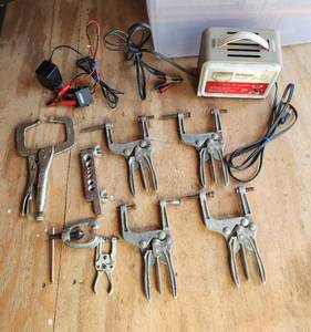 lot 2084 image: Clamps and Schauer Battery Charger