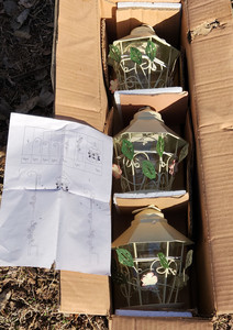 lot 2103 image: Bird Feeders - NEW