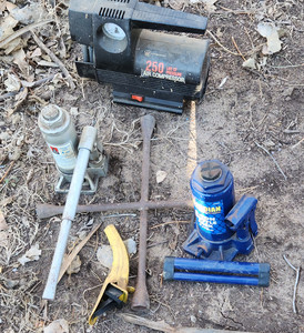 lot 2113 image: Air Compressor, Bottle Neck Jacks and 4 Way