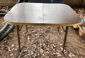 lot 2124 image: Vintage Kitchen Table - 40 x 30 x 29