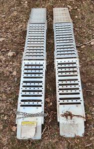lot 2127 image: 6ft x 9 Tri Folding Load Ramps Haul Master Item 96513