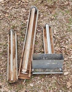 lot 2128 image: Chicken Feeders