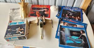 lot 4148 image: Star Trek Collectibles