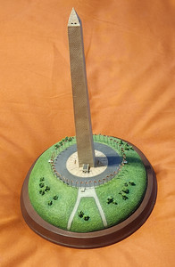 lot 4184 image: Danbury Mint Washington Monument Landmark Sculpture