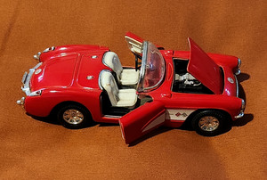 lot 4187 image: 1957 SS570 Model Car