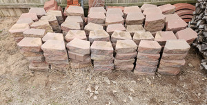 lot 9008 image: Lot of 20 Edging Stones