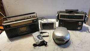 lot 6061 image: Vintage Radios, CD Radio Alarm Clock and Solar Radio
