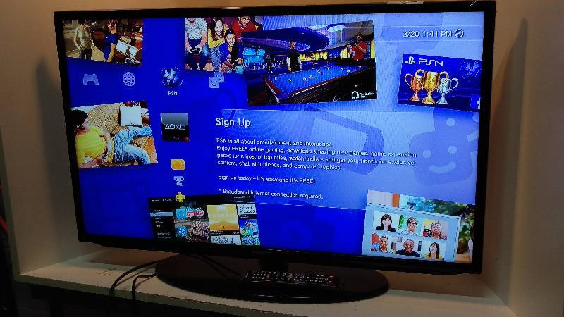 lot 995 image: Samsung 40 Smart Television