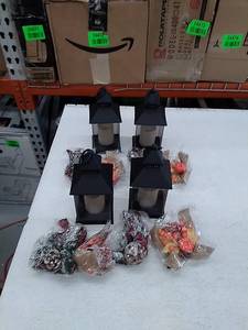 lot 22626 image: 4 Pack LED color changing lantern with decorations