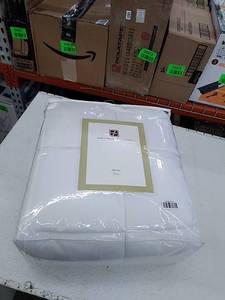 lot 22724 image: Concierge Collection fiber bed topper, queen