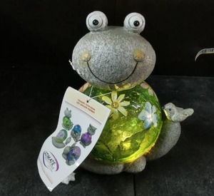 lot 3577 image: Retail - $41.40 Ultimate Innovations Solar LED Illuminated Frog, Solar Garden Lamp