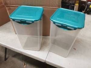 lot 6377 image: Lock And Lock Plastic Containers, 2 Pack