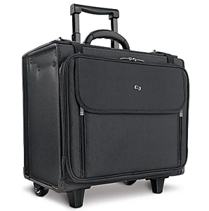 lot 46 image: Solo Luggage w Wheels