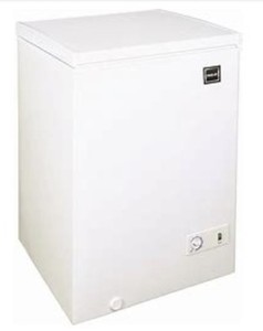 lot 1676 image: RCA Chest Freezer 3.5CuFt White- Retail $325.99