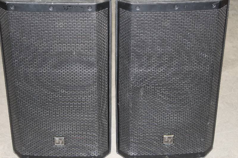 lot 2109 image: Electro-Voice ZLX-12P 1000W 12 Powered Speaker set