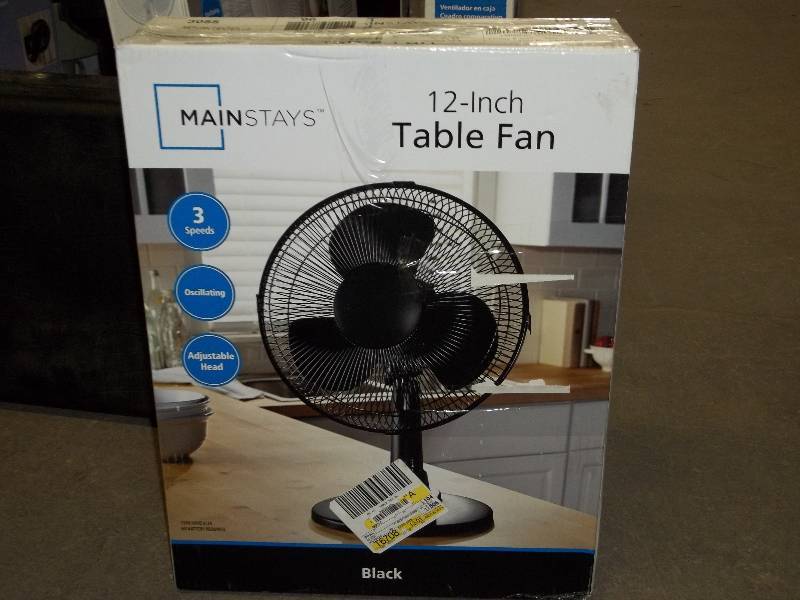 lot 2016 image: Mainstays 12 Oscillating Table Fan with 3 speeds