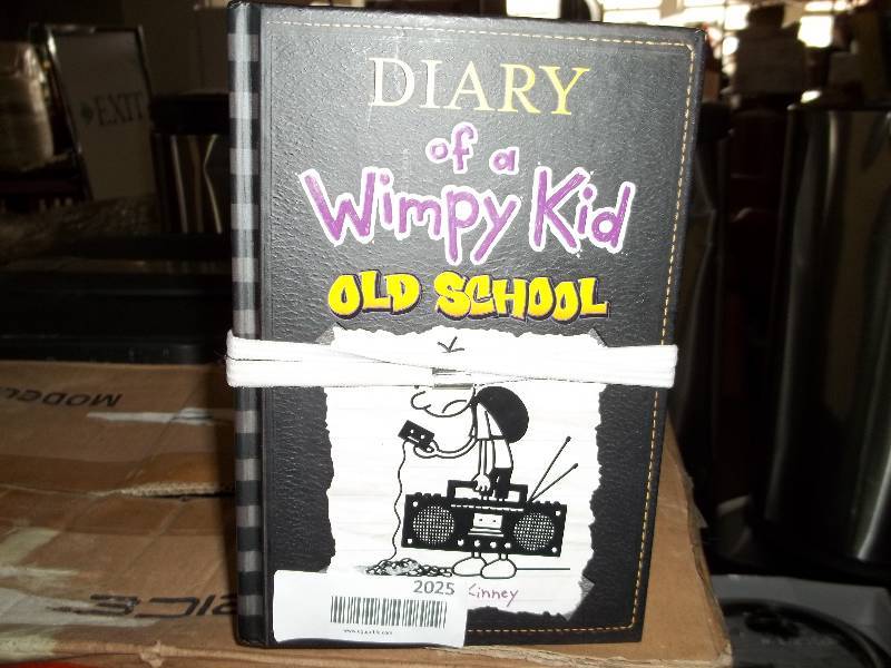 lot 2025 image: Diary of a Wimpy Kid Collection of 4 Books