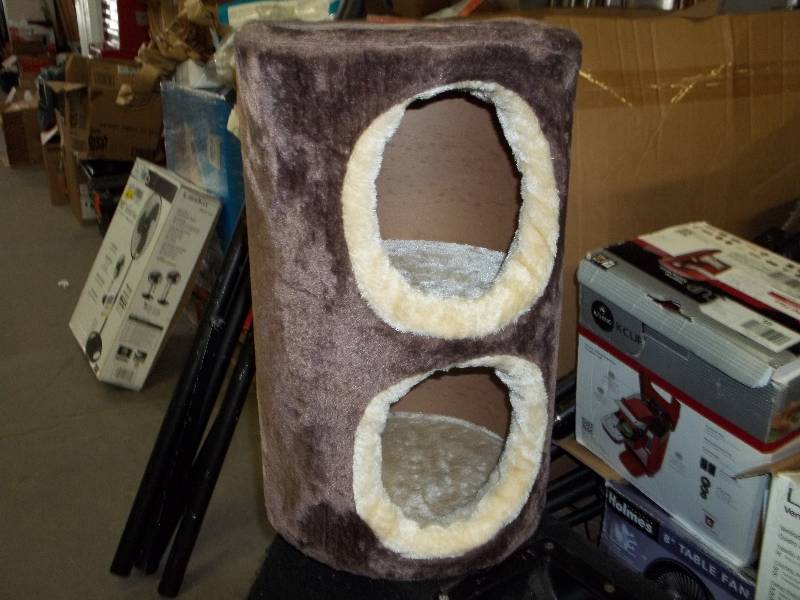 lot 2027 image: cat tower