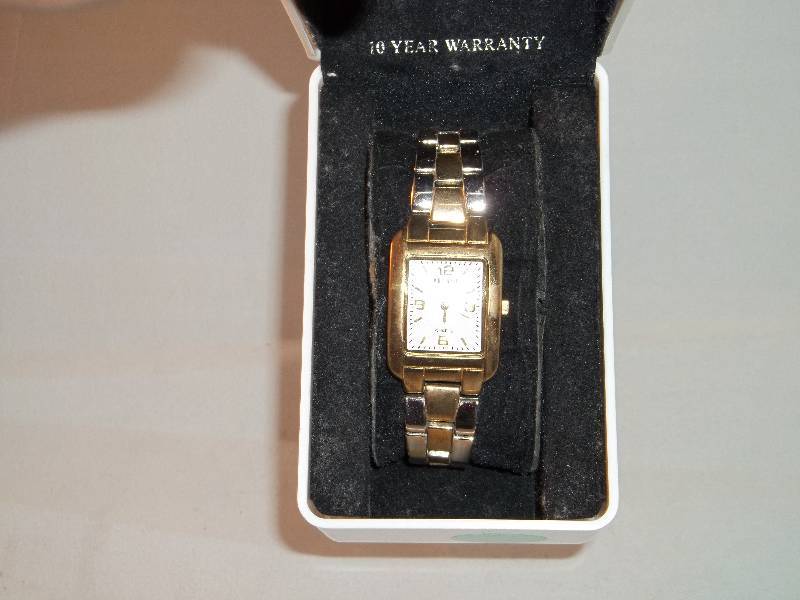 lot 2035 image: Decade watch