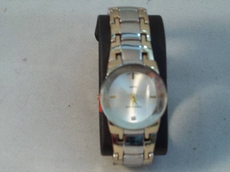 lot 2063 image: Structure watch