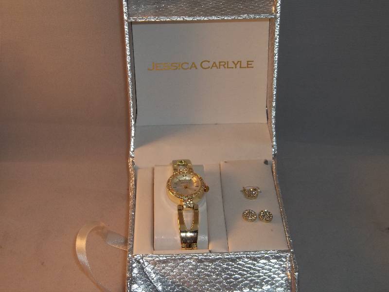 lot 2072 image: Jessica Carlyle watch set