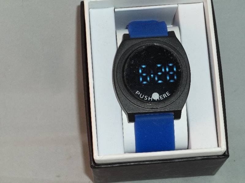 lot 2075 image: Electronic digital watch