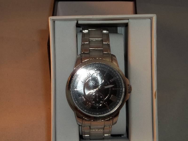 lot 2081 image: silver watch