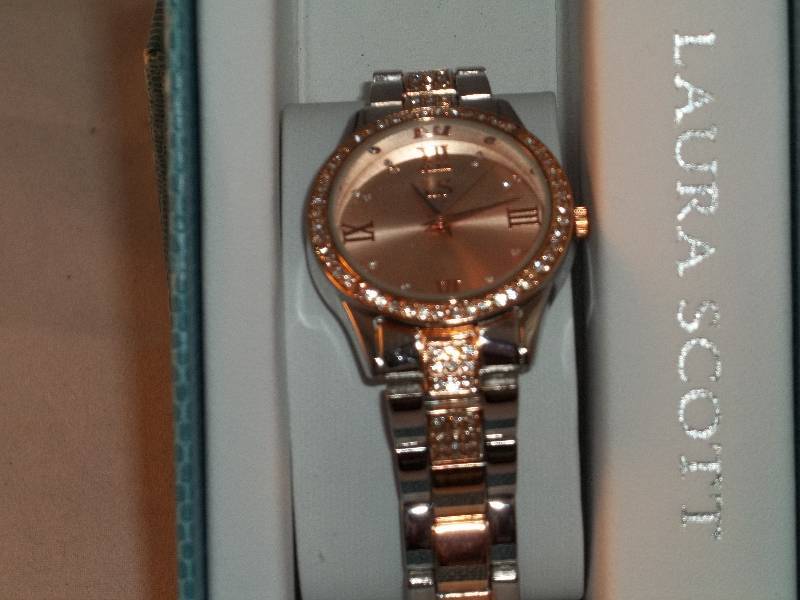 lot 2085 image: Laura scott watch