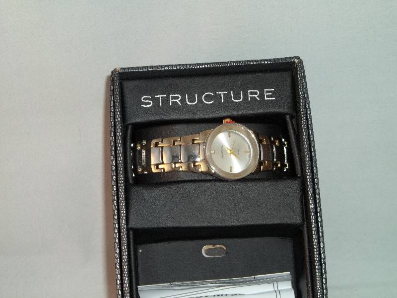 lot 2091 image: Structure watch