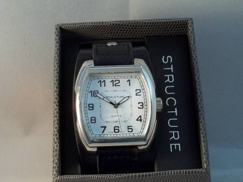 lot 2093 image: Structure watch