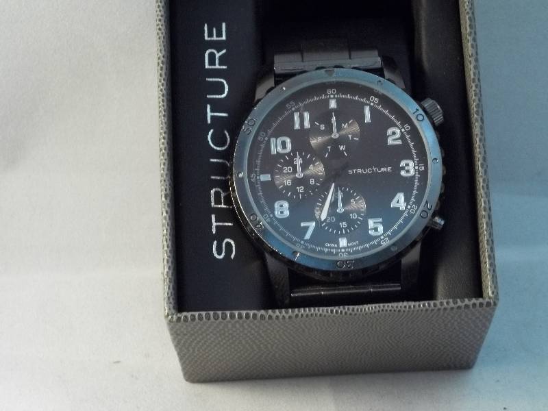 lot 2103 image: Structure watch
