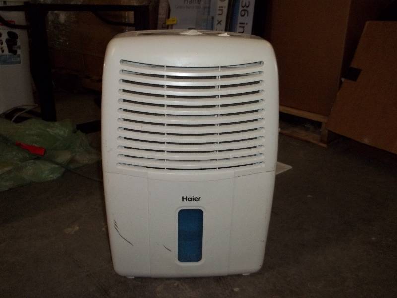 lot 2111 image: Haier 32-Pint Dehumidifier for Basements wDrain, White dm32m-t