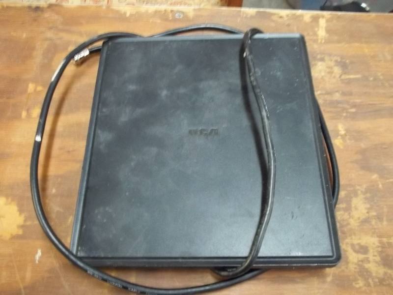 lot 2117 image: RCA Flat Digital Antenna, Black