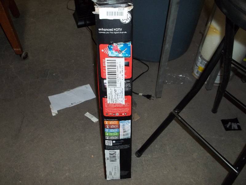 lot 2119 image: GE-Enhanced-HDTV-Amplified-Antenna
