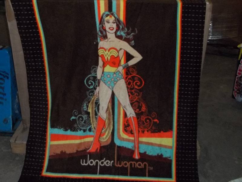 lot 2132 image: wonder women fleece blanket