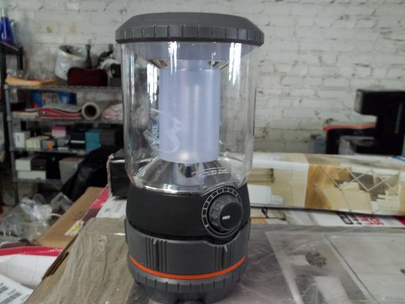 lot 2156 image: Ozark Trail 500-Lumen Ultra-Bright Deluxe Lantern