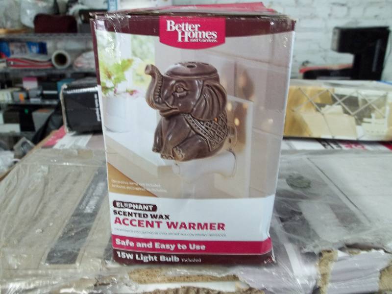 lot 2160 image: Better Homes and Gardens Accent Wax Warmer Elephant