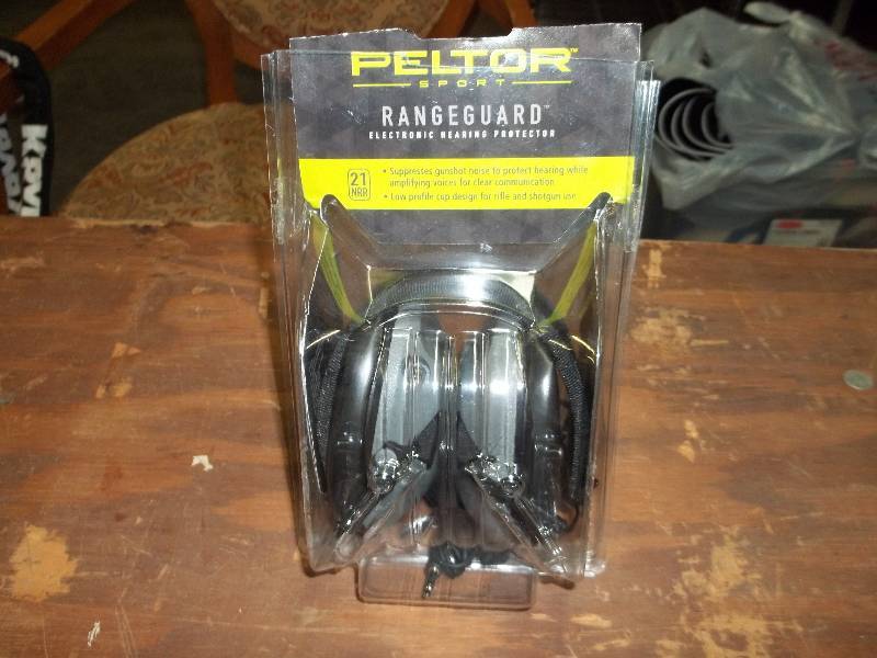 lot 2175 image: Peltor Sport RangeGuard Gray with Black Accents Earmuff