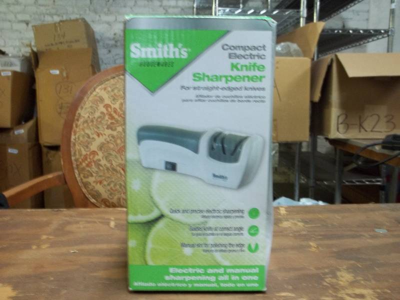 lot 2181 image: Smiths 50005 Edge Pro Compact Electric Knife Sharpener