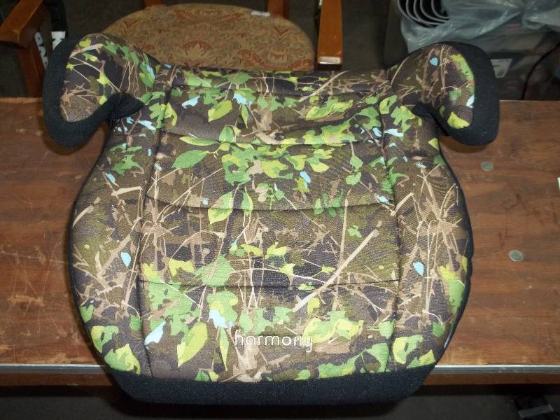 lot 2191 image: Harmony Youth Booster Car Seat