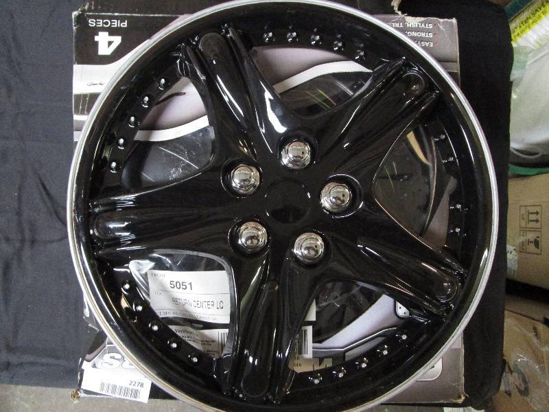 lot 2278 image: 14 hub caps