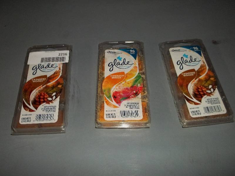 lot 2216 image: glade scented wax cubes