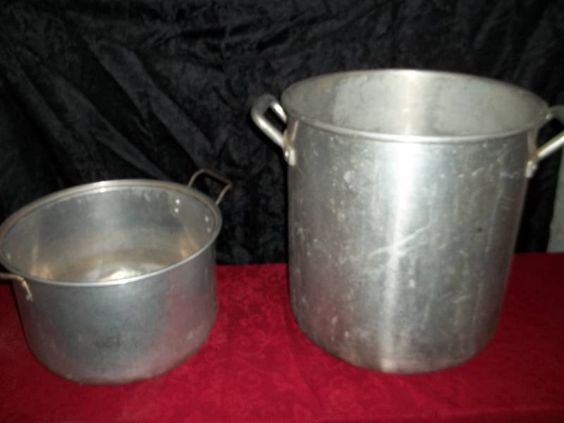 lot 2219 image: lot of stock pots