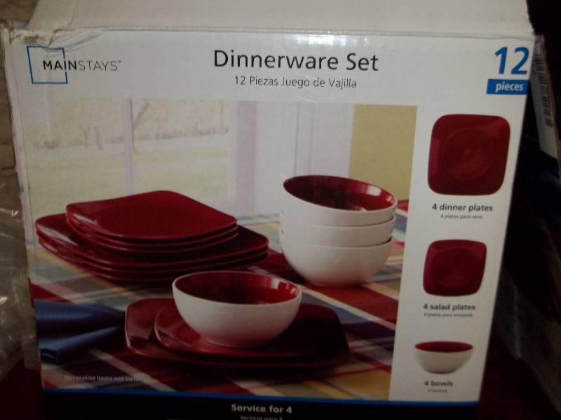 lot 2302 image: dinnerware set