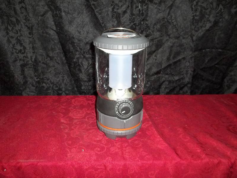 lot 2309 image: Ozark Trail 500-Lumen Ultra-Bright Deluxe Lantern