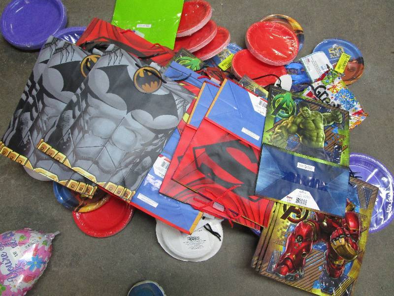 lot 2294 image: party supplies lot