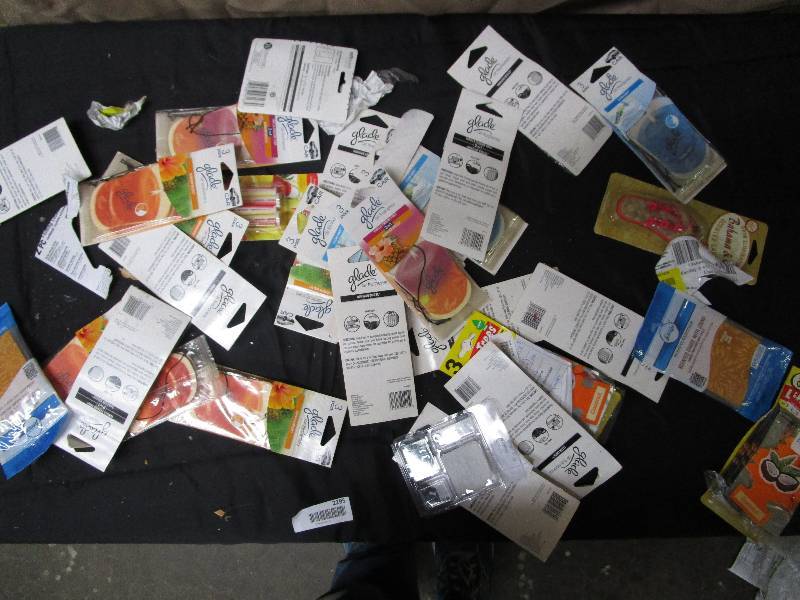 lot 2295 image: car freshener lot