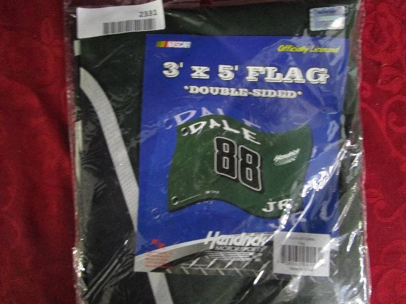 lot 2331 image: racing flag