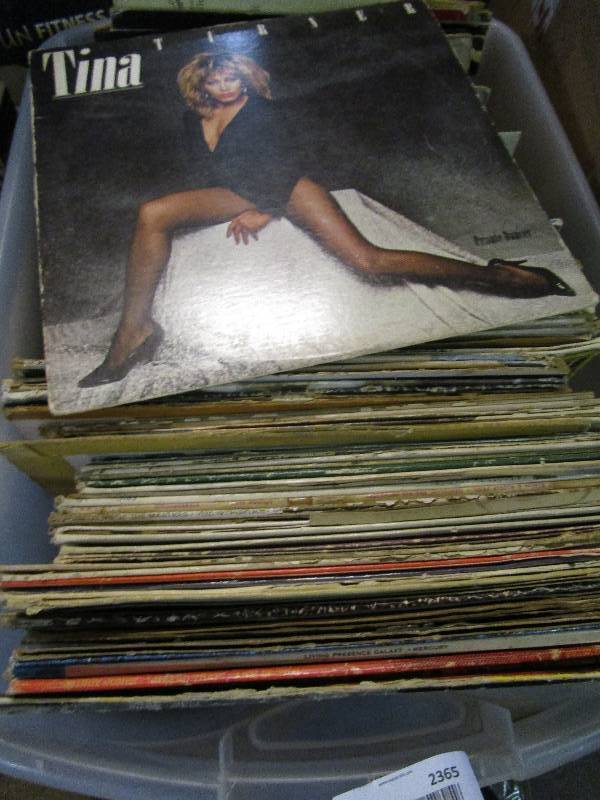 lot 2365 image: vinyls lot