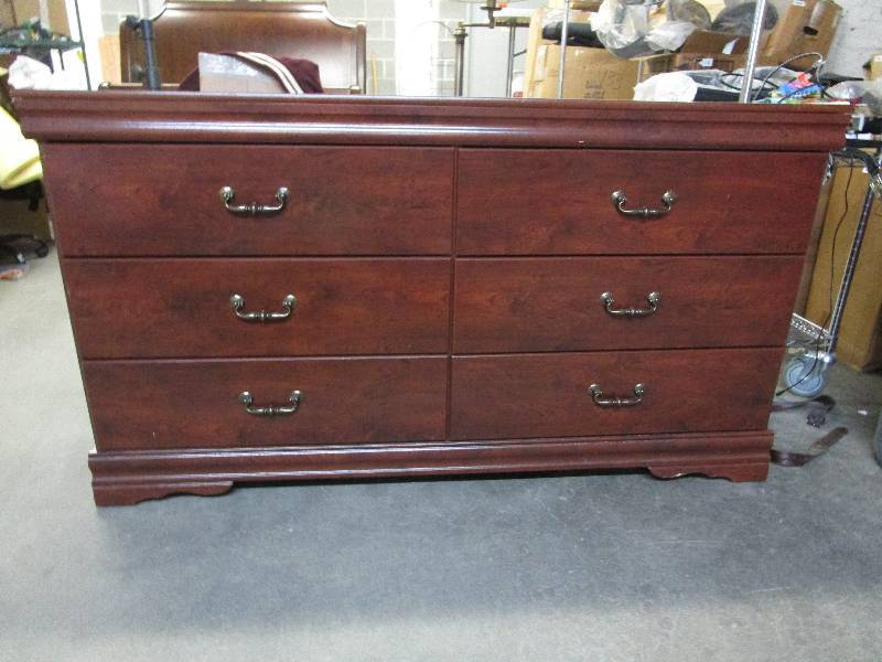 lot 1360 image: oak dresser